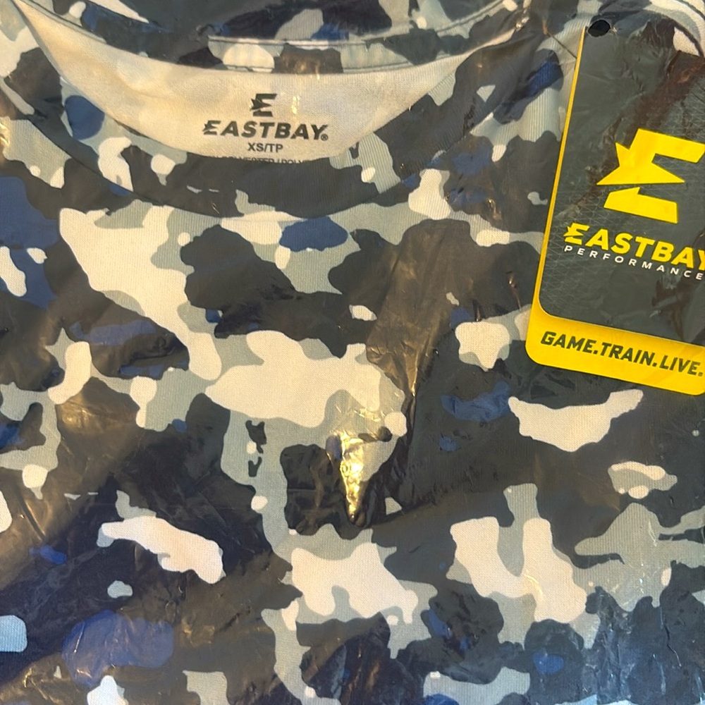 Lot of 2x NWT [Eastbay] Gymtech Performance Tees Blue Camo & Red Camo Men’s XS - Picture 4 of 9
